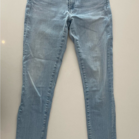 Ag the middi ankle jeans size 26.Light blue great for spring/ summer. - Picture 5 of 6